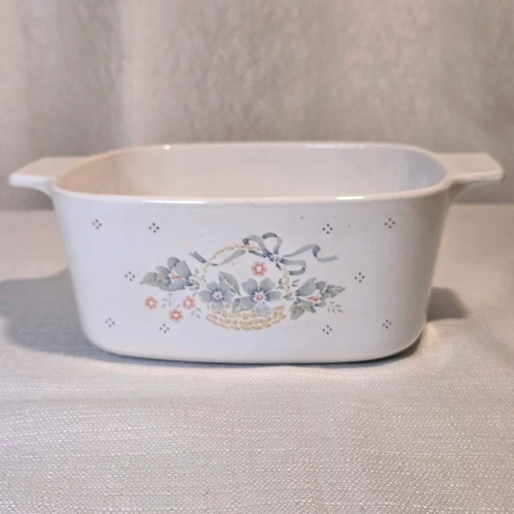 CorningWare English Meadow 1.5‎ Liter Casserole Dish A-1 1/2-B Vtg Made in USA